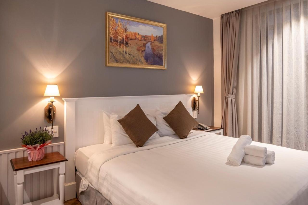 Thao Trang Laluxe Saigon Khách sạn 3*